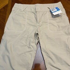 Women Columbia size 8 shorts